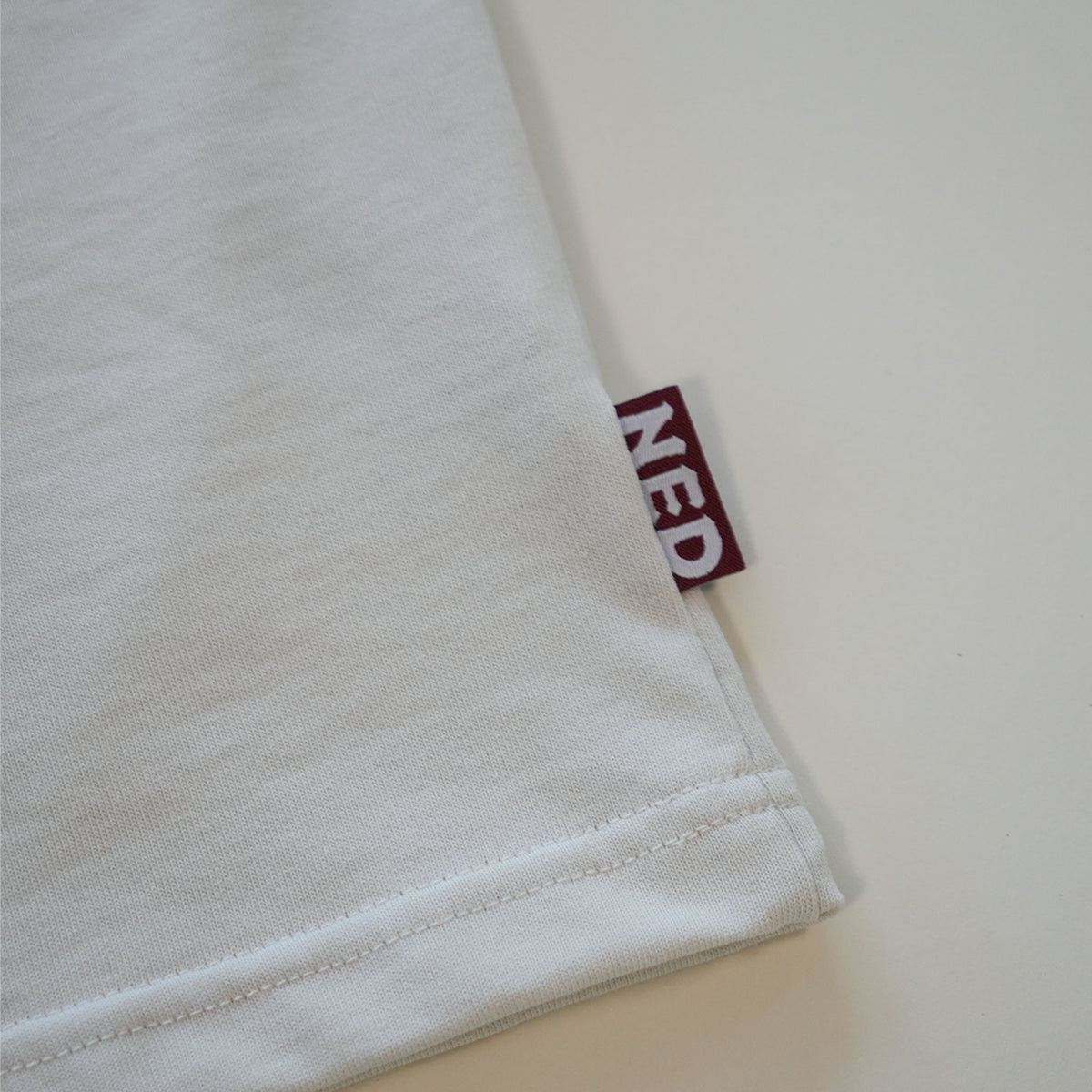 sleeveless_white